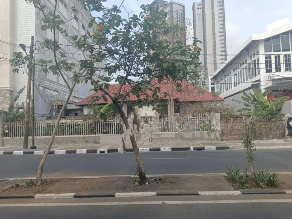 Rumah Tua Pasar baru Jakarta Pusat luas 807m2 bisa untuk usaha