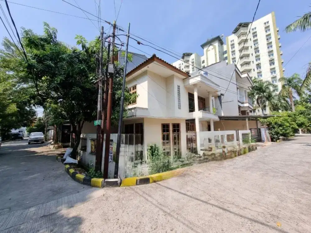 Huk kelapa gading luas210m, 2lantai, asri. Depan taman, murah, siap pakai, strategis, shm