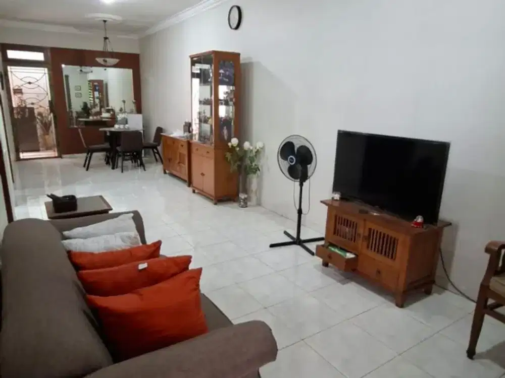 Dijual Cepat dan Murah Rumah di Taman Surya, Jakarta Barat