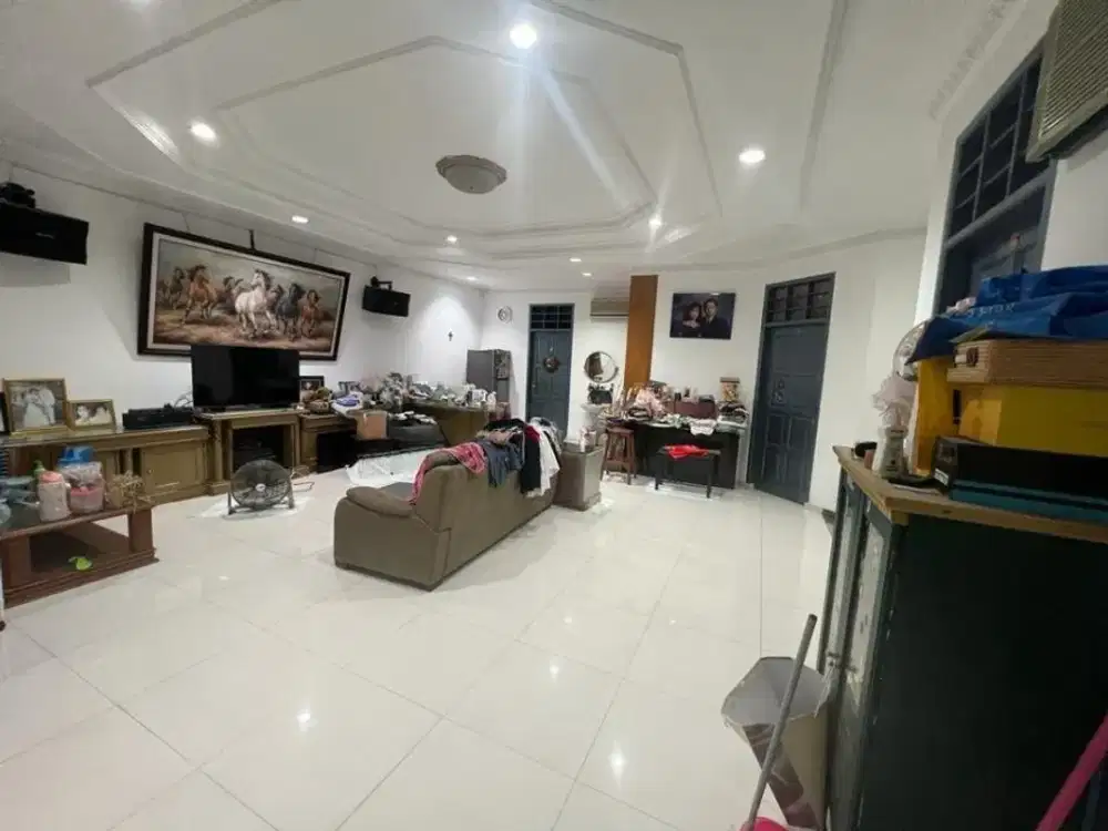 Jual rumah sunter paradise luas 200m , jalanan 3 mbl