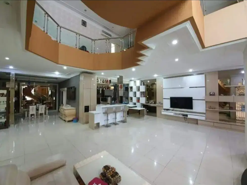 Rumah Dekat Mal hook 377m2 Furnished murah