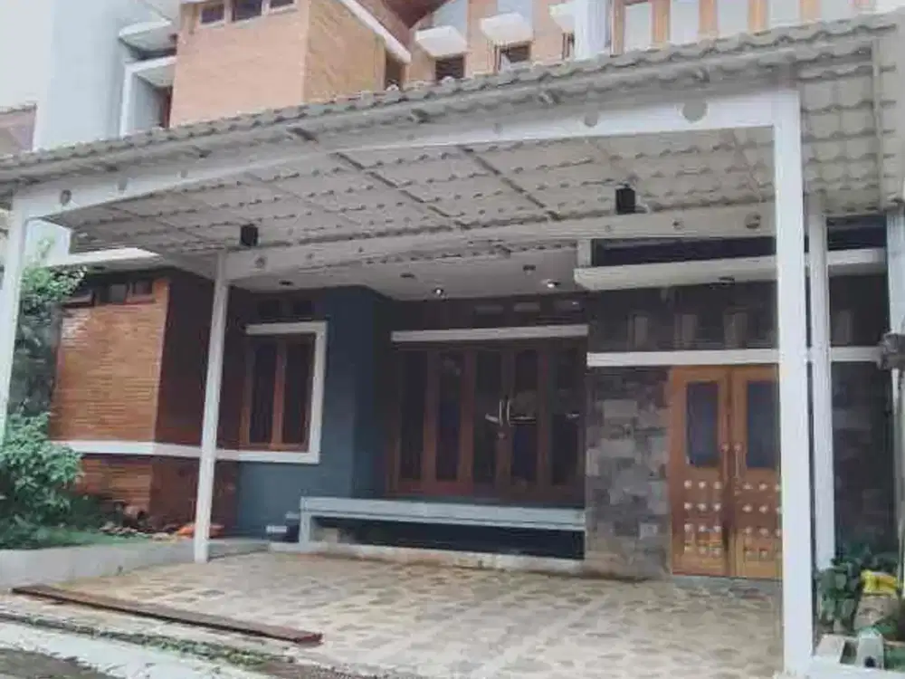 Rumah 2 lantai dijual murah disampangan dewi sartika semarang