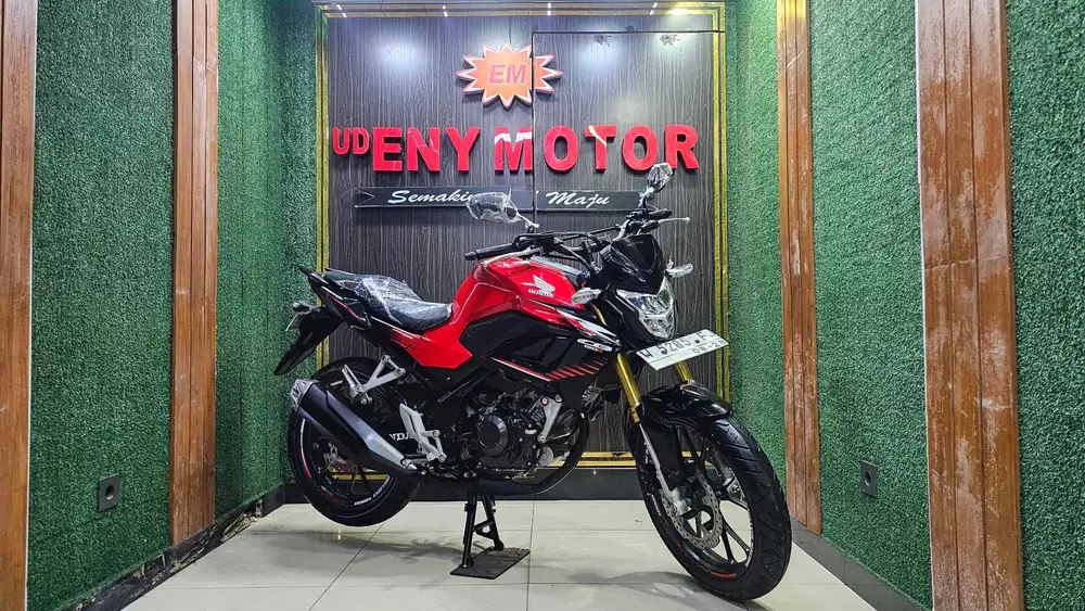 ENY MOTOR - READY HONDA CB 150R STREET FIRE 2023 - KM 11RB