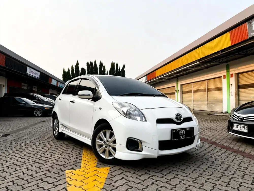 DP 5 JT TOYOTA YARIS E AT 2013 FACELIFT