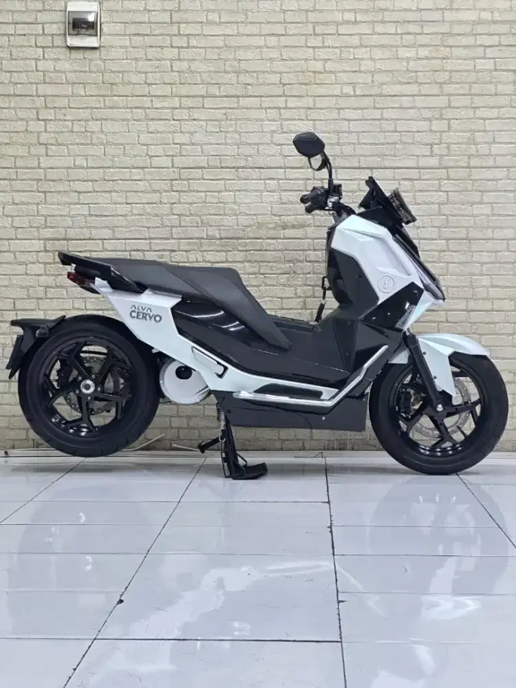 ODO 6RB‼️ Alva Cervo 2023 Putih Favorit - Mustika Motoshop