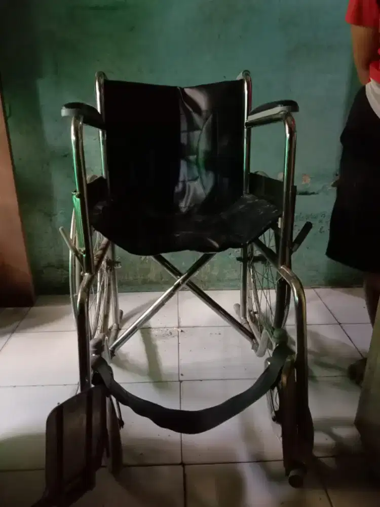 Di jual kursi roda
