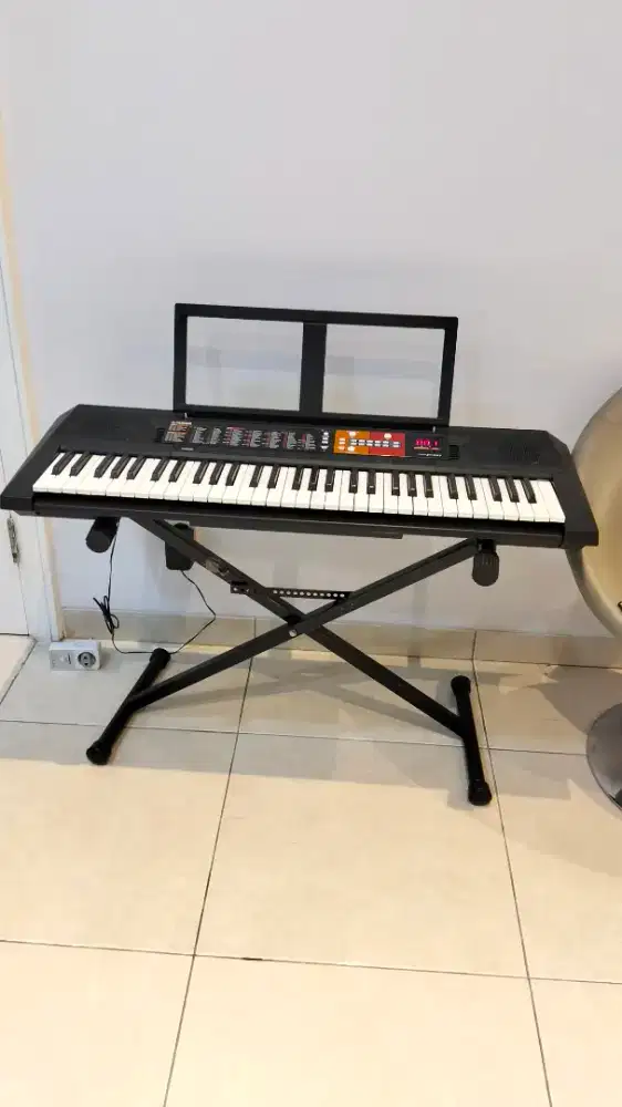 Keyboard piano Yamaha PSR F51 bekas seken second