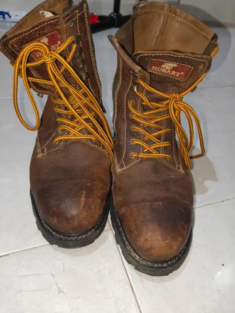 Sepatu Safety Hobart