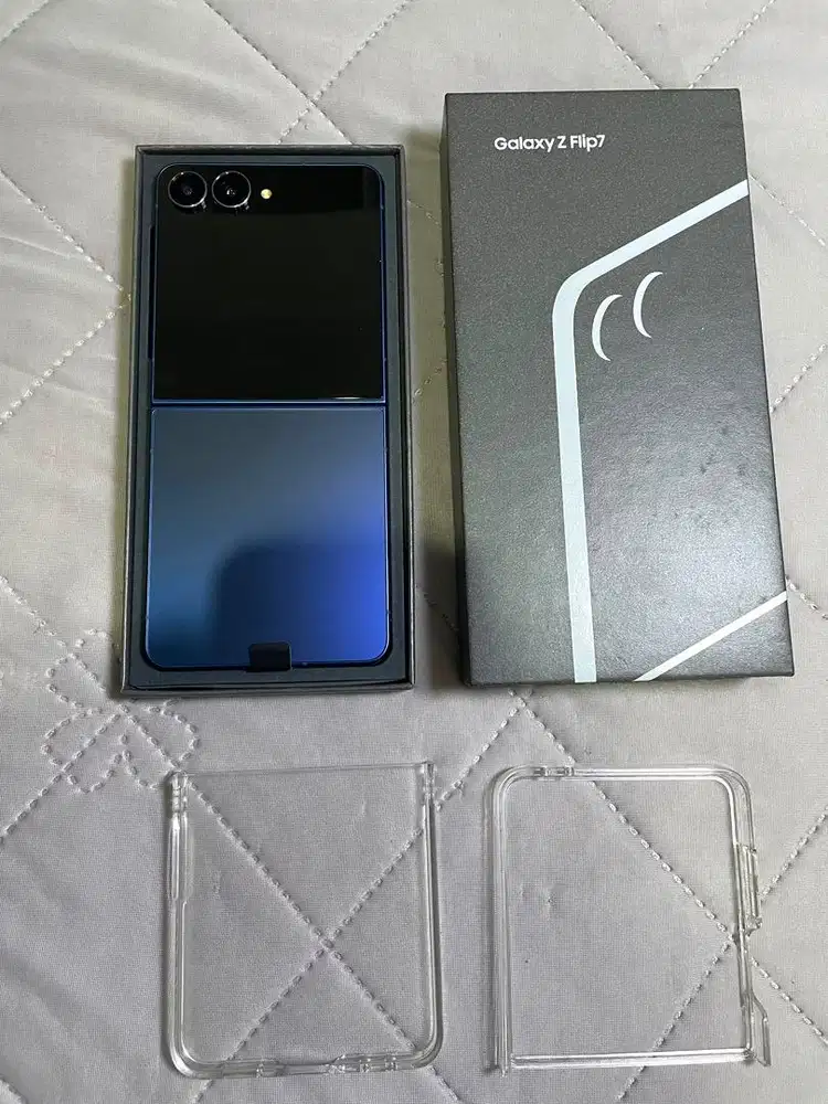 Samsung Z Flip 7 Like New Mulus Perfect