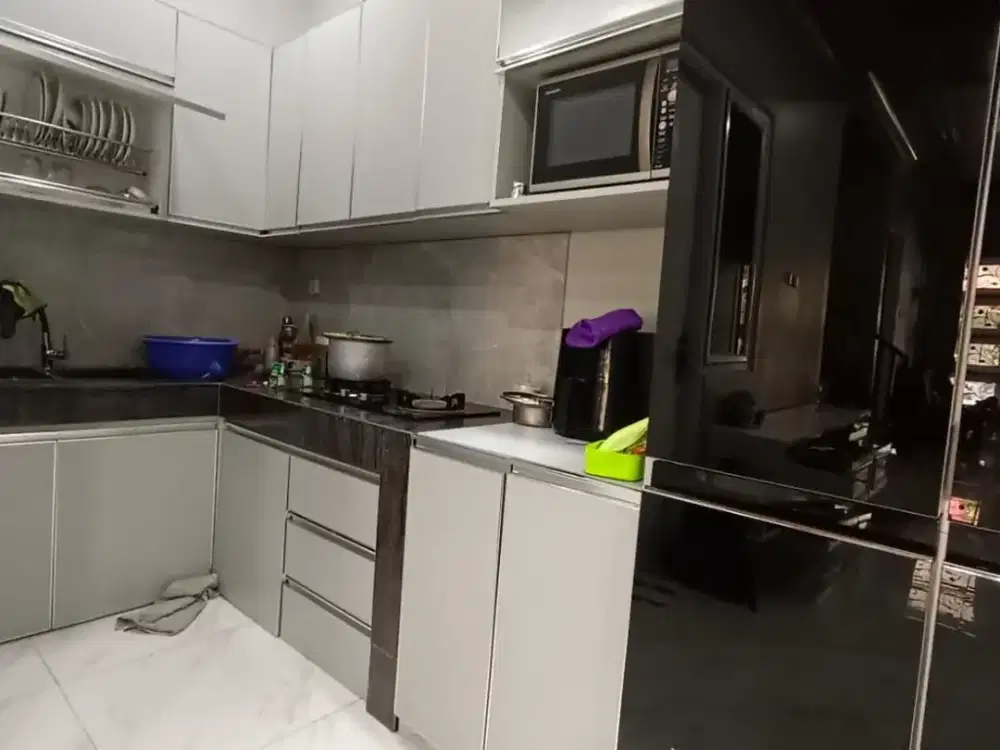 Dijual Rumah 3 lantai Siap Huni Luas 7x15 Cluster Harmoni Harapan Indah Bekasi.