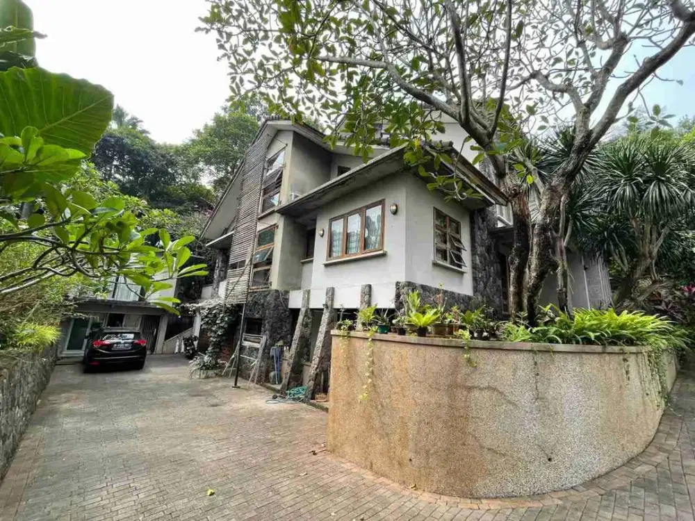 RUMAH DGN TAMAN LUAS DI PONCOL RAYA CIRENDEU