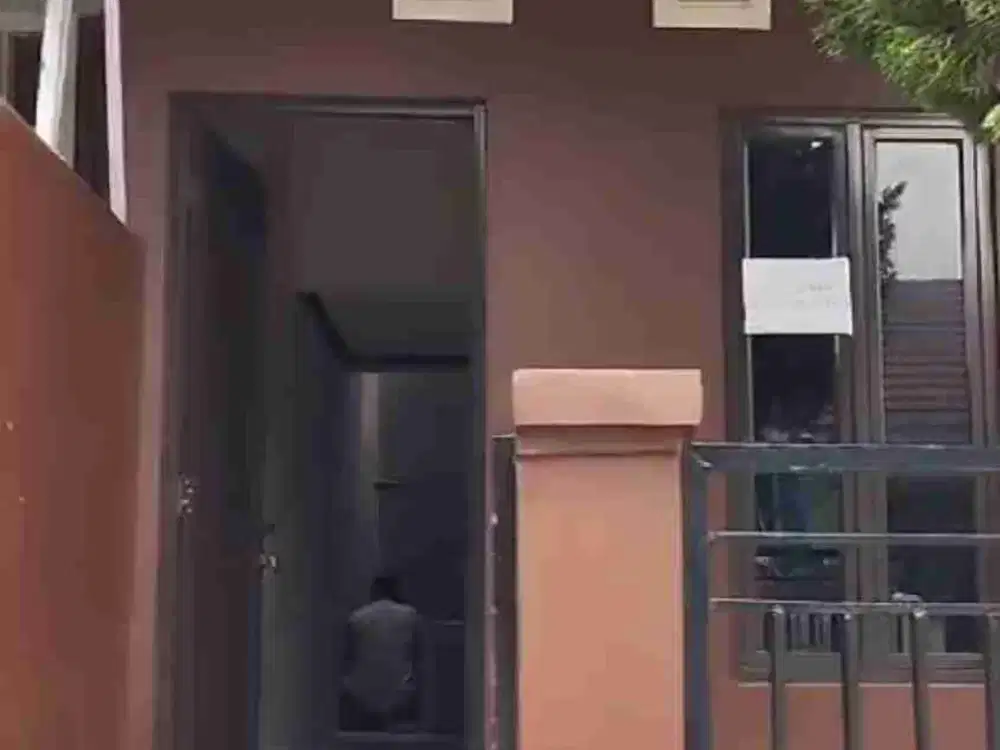 Disewa rmh Dekat st. kreta