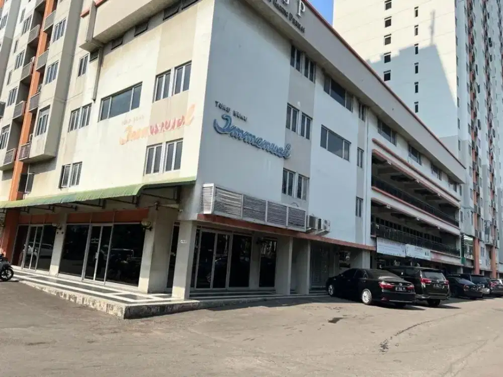 Ruko 3 lantai  di lokasi premium, luas dan fungsional  dengan kapasitas listrik besar   dengan akses mudah ke mall dan kepemilikan aman, HGB hingga th