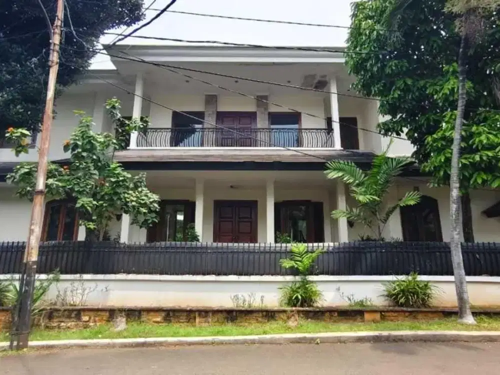Rumah Artistik Lingkungan Executif Komplek Menteri Rasuna Said