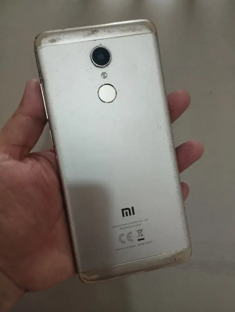 Redmi 5-Finger.4G.Ori.Ram 2/16GB.GOLDEN PONSEL