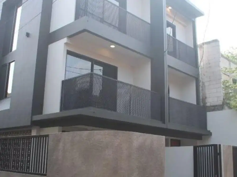 Brandnew. Turun Harga . Rumah Modern & Praktis. 3 Lt Hoek Di Tebet Utara. Jak Sel