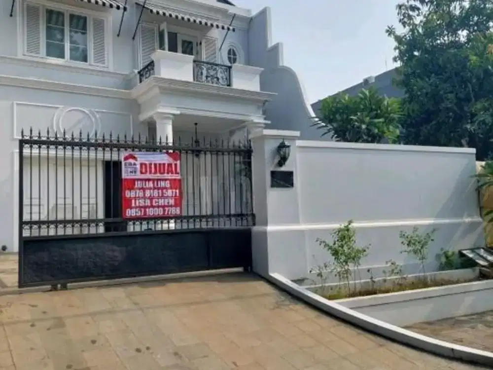 Rumah Artistik Pulomas. Luas 350 M2. Bebas Banjir. Shm.kolam Renang