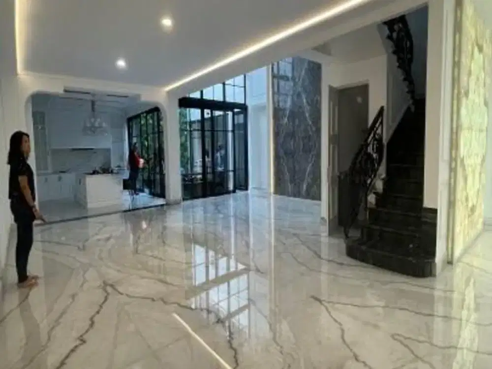 Turun Harga. Brand New , Villa Gading Indah, Full Renovasi, Mewah. Shm, Lt 312m, Kelapa Gading