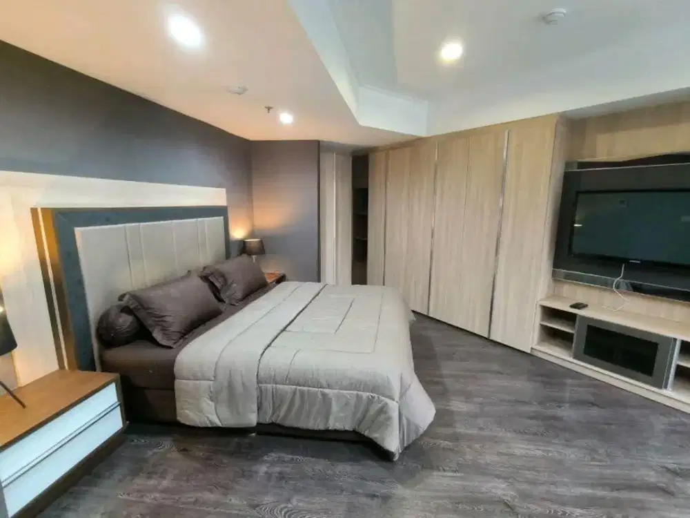 Dibawah NJOP. Apartemen Mansion 2 Unit Gandeng.fullfurnish. 4 Kamar Tidur .Bagus