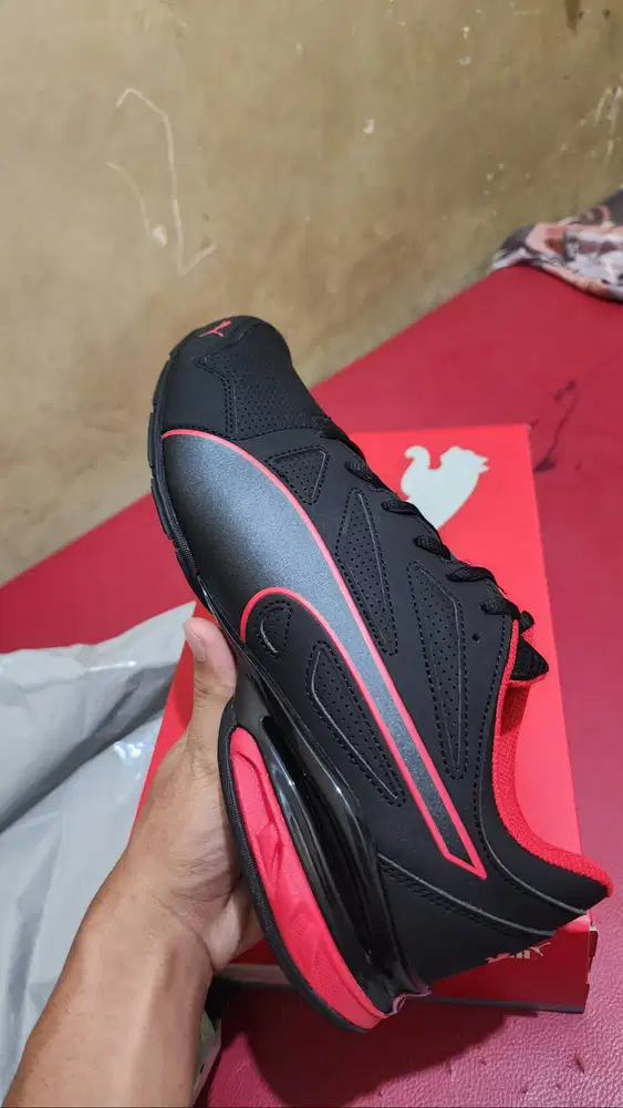 [WTS] PUMA First Mile TAZON Modern SL