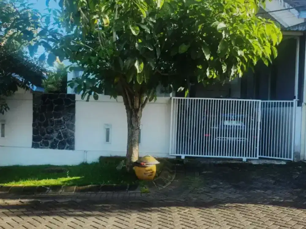 Rumah Luas 129 m² di Cassablanca Cemorokandang Dekat Tol Madyopuro