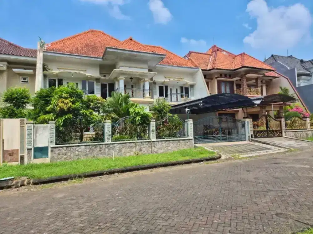 Rumah Mewah Luas 450 m² di Boulevard Permata Jingga Soekarno-hatta