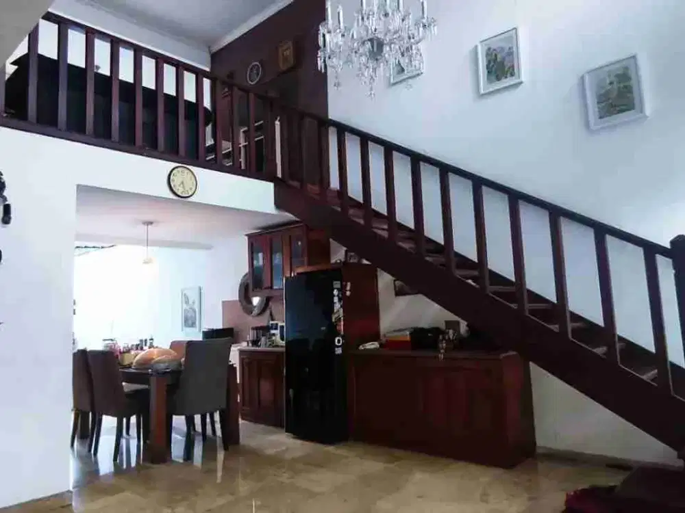 Dijual Rumah 2 Lantai Full Furnished di Cipinang | SHM | LT 237 m² • LB 342 m² || Nego!