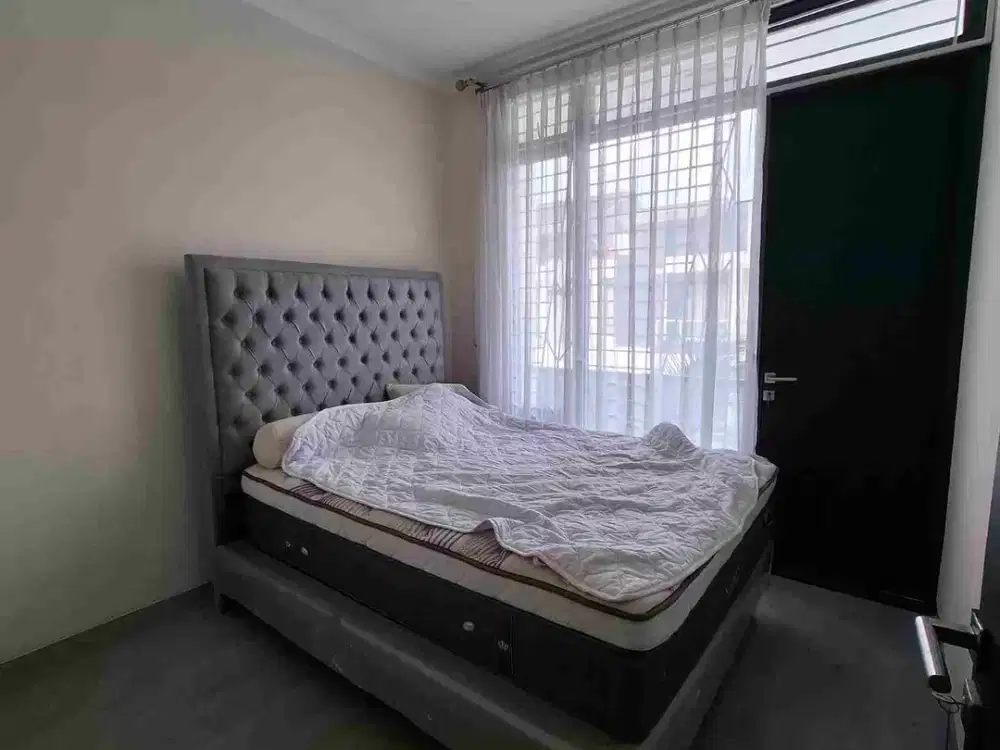 Dijual rumah rapih Metland Transyogi