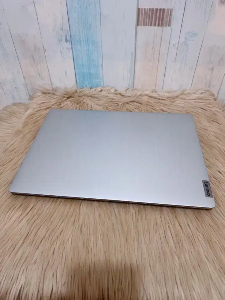 Jual cepat laptop Lenovo Ideapad Slim 3 Amd 3020e Ram 4 Ssd 256