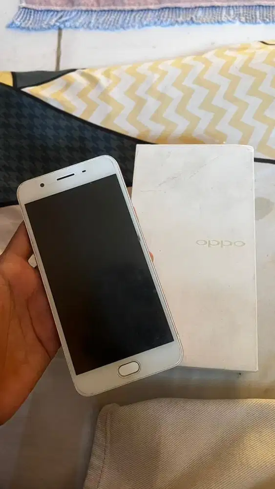 Oppo f1s ram 4/64