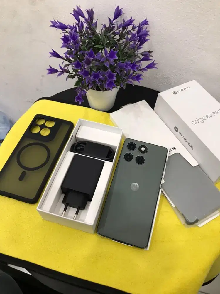 Motorola edge 60 pro 24/256 open box