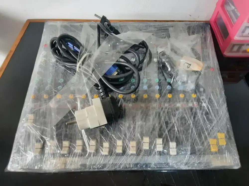 DIJUAL MIXER SOUNCRAFT & MIC HARDWEEL