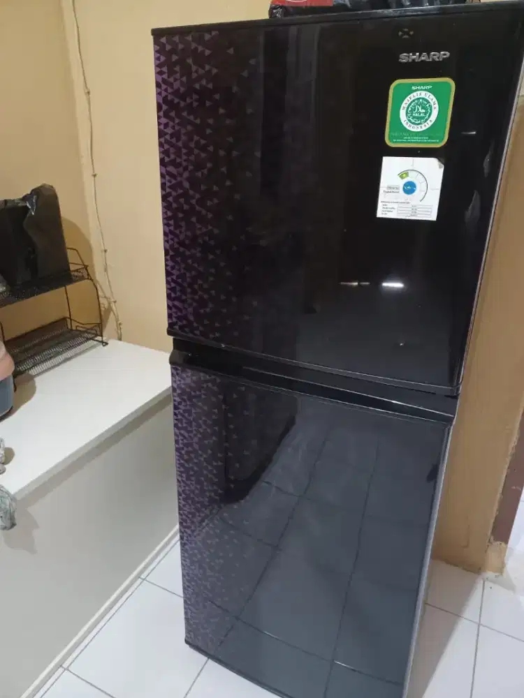 Kulkas 2 pintu merk Sharp