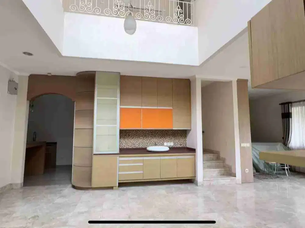 Rumah dijual DePark bagus besar siap huni lokasi strategis