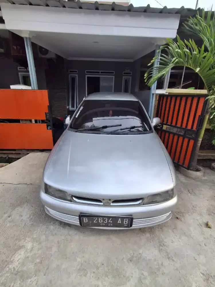 Mobil Mitsubishi lancer