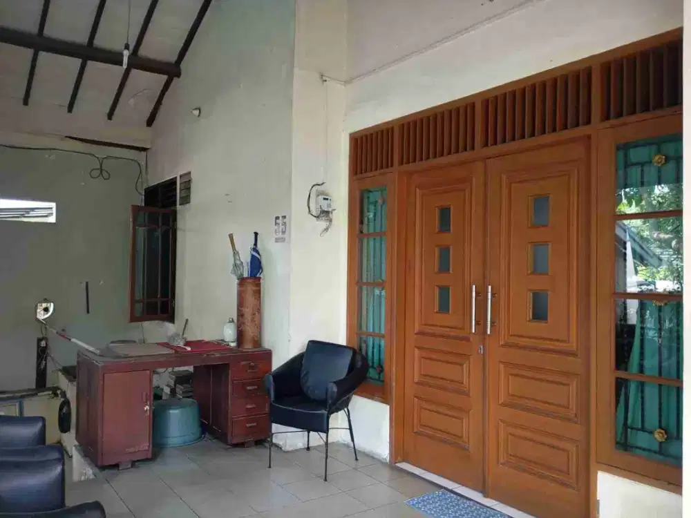 Rumah Lama Dalam Komplel PLN Gandul Cinere Depok