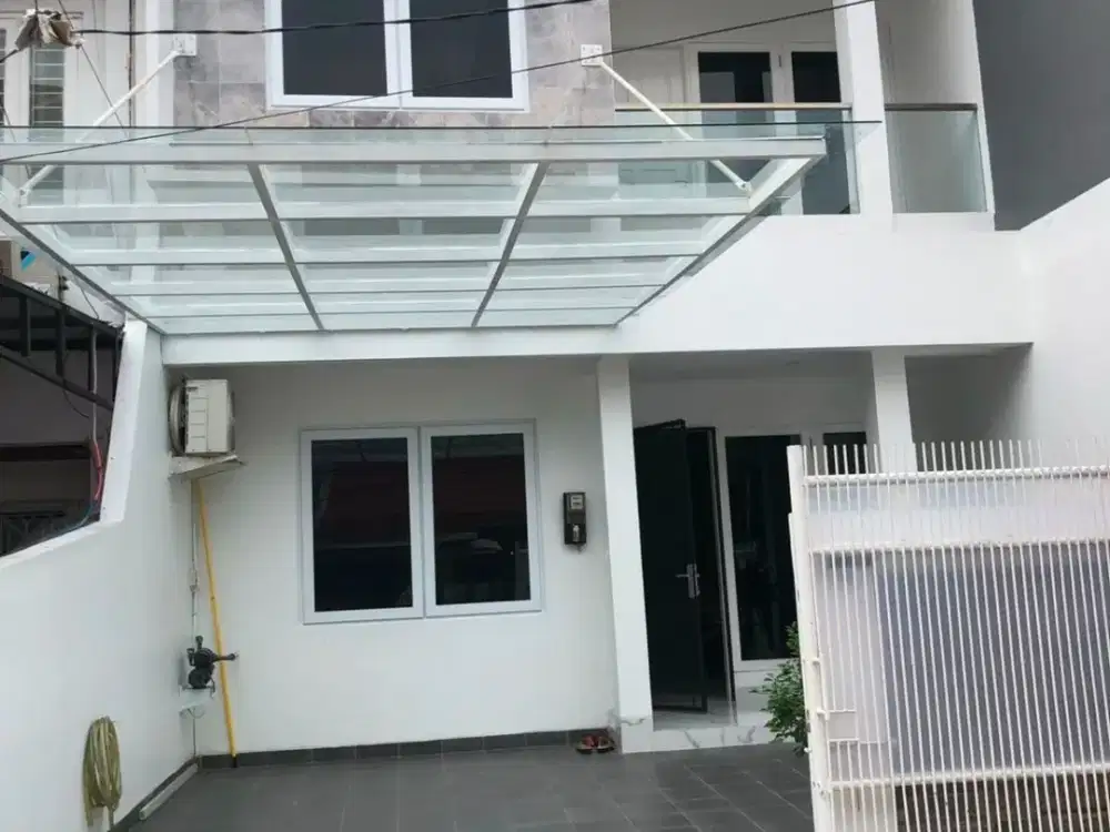 Dijual Rumah Minimalis di Bcs Kelapa Gading, Lt.6.2x15m2, Semi Furnished, Harga : 2.4M Nego