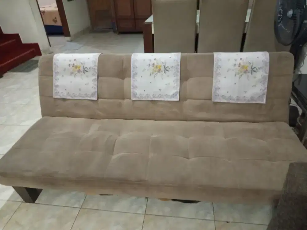 Sofa bed warna coklat muda