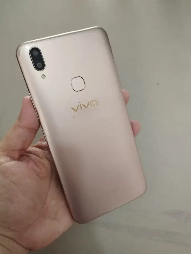 Vivo V9-Finger.4G.Ori.Ram 4/64GB.GOLDEN PONSEL