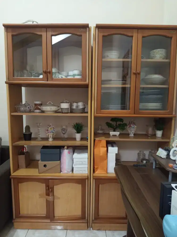 2 Lemari 2 sisi pintu bisa dibuka depan belakang