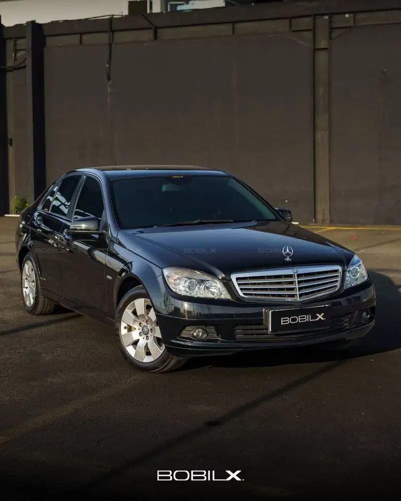 NIK 2011 Mercedes-Benz C200 CGI (W204) Black on Black