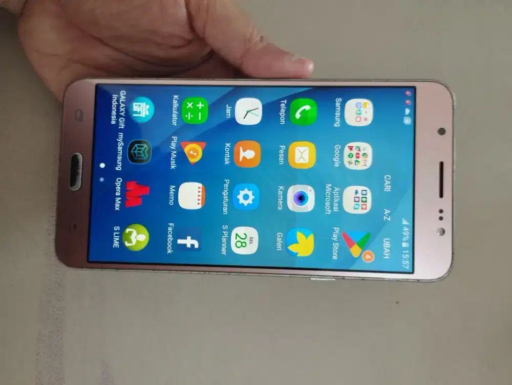 Samsung J76-Rosegold.4G.ram 2/16GB.GOLDEN PONSEL
