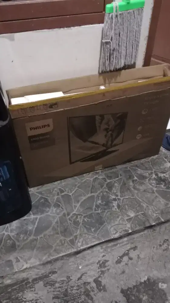 Tv layar pecah Phillips 32 inch