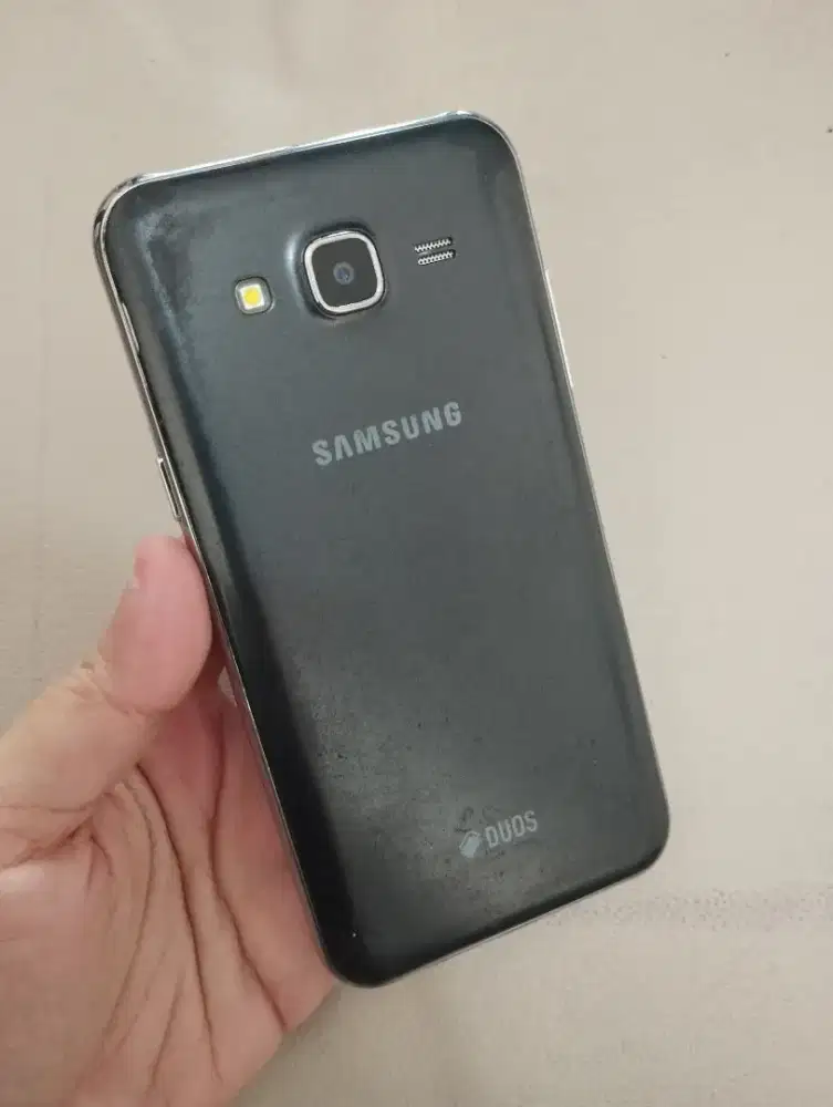 Samsung J500-4G.Amoled.Ram1,5/8GB.ORI.GOLDEN PONSEL