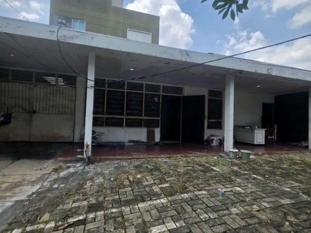 Rumah Strategis Dekat Scbd