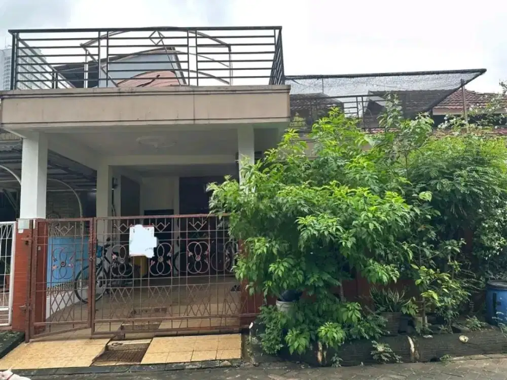 Rumah Di Taman Pegangsaan Indah, Kelapa Gading.