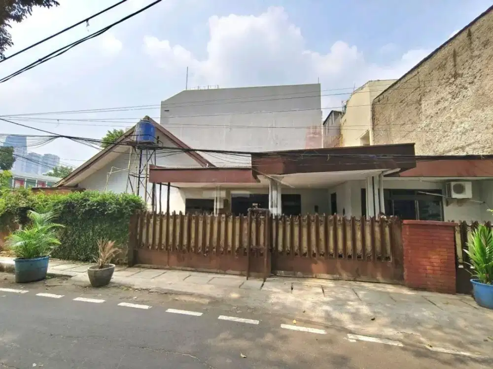Rumah yang Strategis di Area Komersil di Jakarta Pusat.