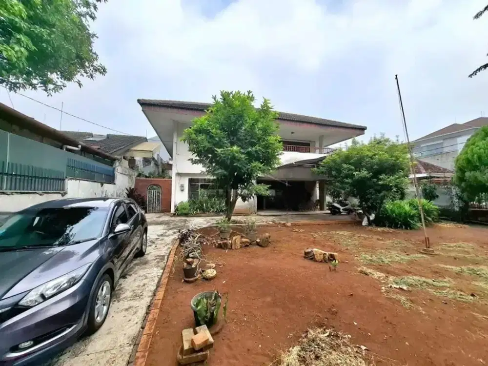 Rumah Luas dan Strategis di Pejompongan, Jakarta Pusat.