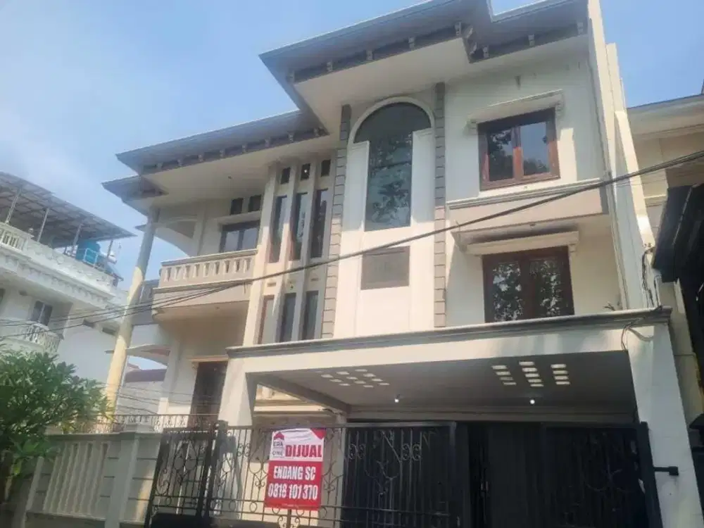 Rumah Bagus di Taman Pegangsaan Indah. Kelapa Gading.