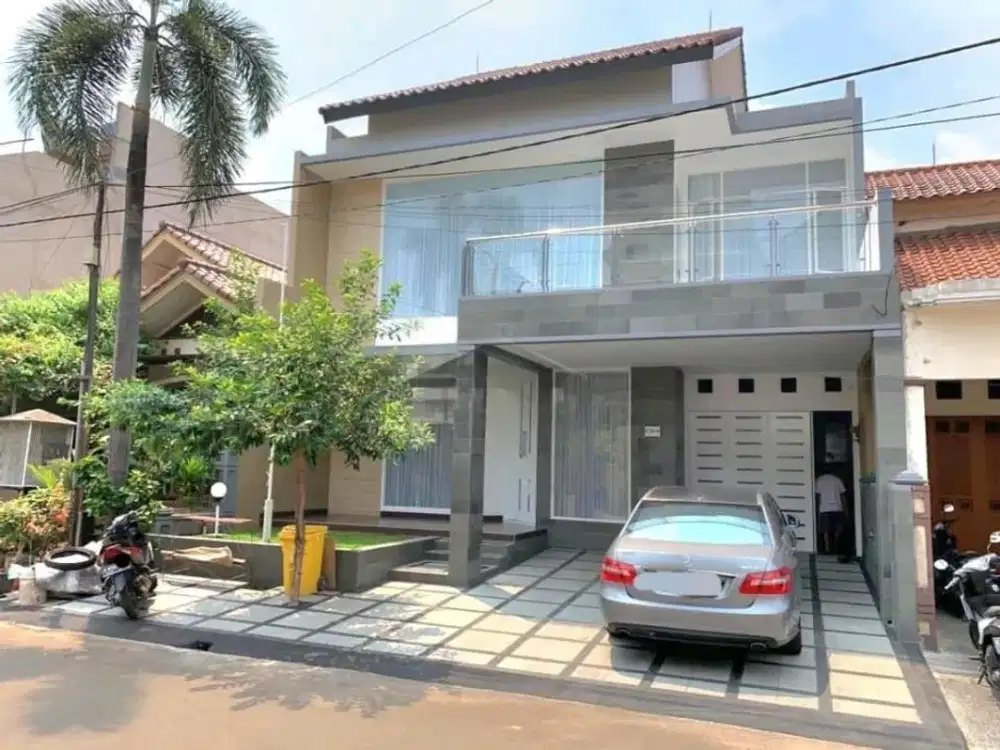 Rumah Bagus di Pesona Khayangan, Depok.